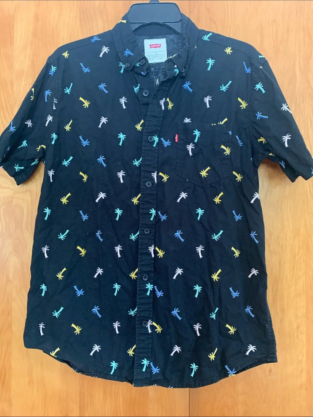 Levi's 100% Cotton Hawaiian Shirt Black with Palm Trees sz S tropical beachy fun